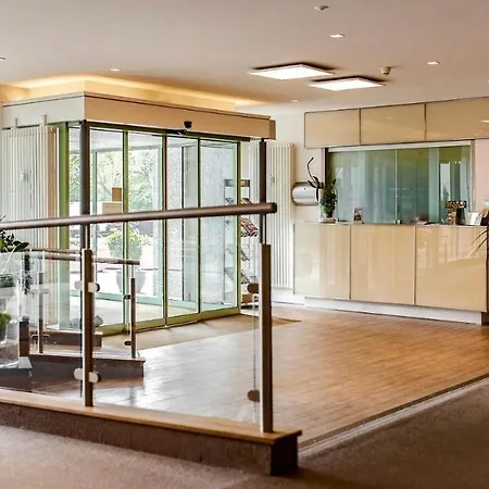 - Olympia Schilksee Mit Sonnenbalkon Und Parkplatz In Strandnaehe *